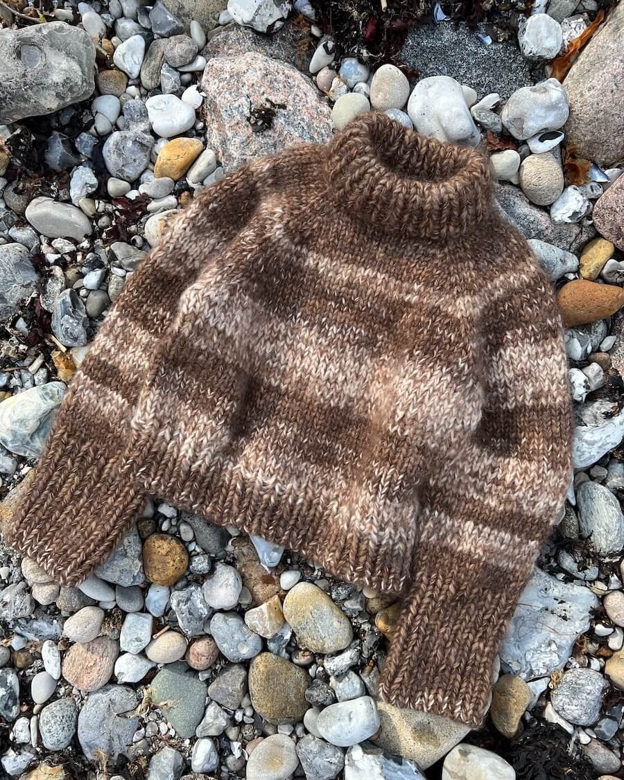 Marble Sweater Trykt opskrift Petiteknit MoreYarn ApS