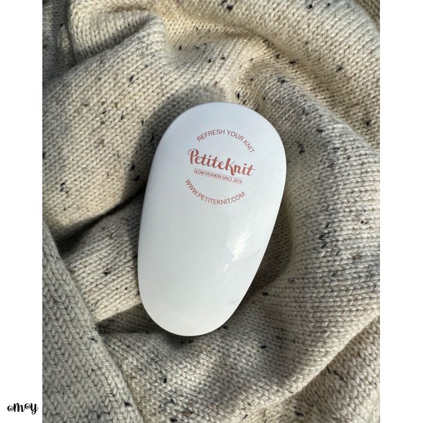 "Refresh Your Knit With Petiteknit" - lint remover